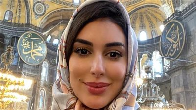 ياسمين صبري ليست الأولى.. نجمات أثرن الجدل بعد ظهورهن بالحجاب