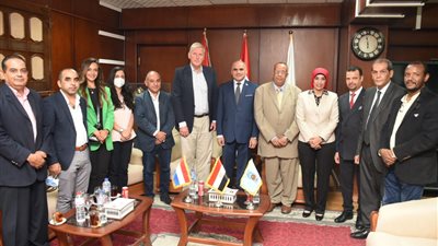 رئيس جامعة الأقصر يستقبل السفير الهولندي لتعزيز بيئة ريادة الأعمال