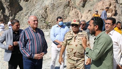 وزير الري يفتتح عددًا من المشروعات بجنوب سيناء تجنبًا لأخطار السيول | صور