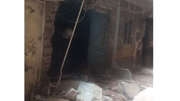 انهيار جزئي بعقار