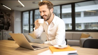 أفضل كليات إدارة الأعمال حول العالم.. وخبير يوضح رواتبها ومكانتها بسوق العمل