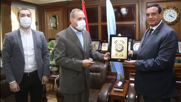 محافظ كفر الشيخ والبحيرة