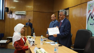 جامعة جنوب الوادي تكرم حفظة القرآن الكريم وأوائل الثانوية العامة