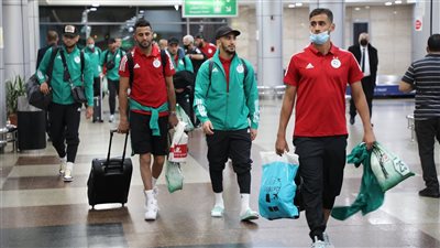 منتخب الجزائر يصل القاهرة لخوض مباراة جيبوتي في تصفيات كأس العالم