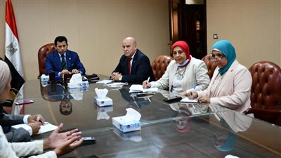 أشرف صبحي يبحث تطوير وتحويل الأندية ومراكز الشباب إلى مجتمعات شاملة