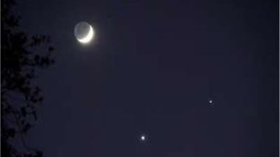 اقتران القمر مع كوكب زحل.. ظاهرة فلكية تغزو سماء مصر خلال الساعات المقبلة