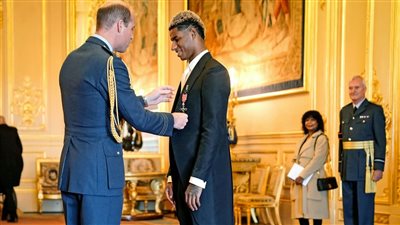 ماركوس راشفورد يتسلم وسام الإمبراطورية البريطانية
