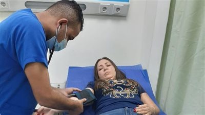 الإعلامية إيمان عز الدين تدخل المستشفى بعد تعرضها لوعكة صحية