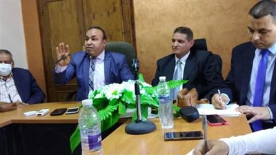 إقامة مُجمع إنتاج داجني متكامل.. كيف استعرضت «زراعة الفيوم» فُرص استثمارها أمام الهيئة العامة؟