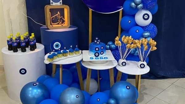 ديكور العيون الزرقاء