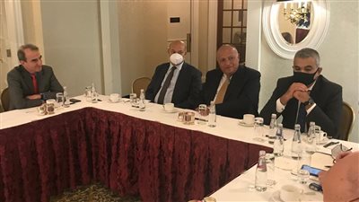 وزير الخارجية يلتقي ممثلي المنظمات اليهودية الأمريكية ويستعرض تحرك مصر لإحياء مسار السلام