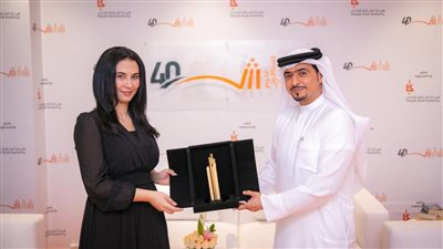 تكريم وإهداء وثناء على التغطية.. كيف كانت رحلة المساء مع قصواء في معرض الشارقة للكتاب | صور