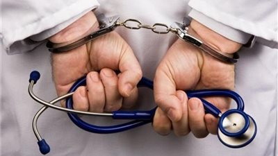 حبس مسجلة خطر انتحلت صفة طبيبة نساء وتوليد بسوهاج