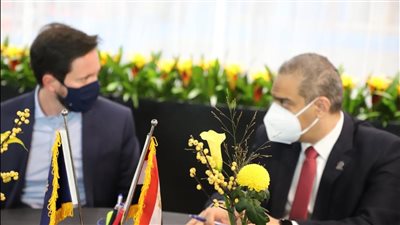 اجتماع وفد هيئة الدواء المصرية مع الرئيس التنفيذي للجمعية البرازيلية للمدخلات الصيدلانية بملتقى الـCPhI