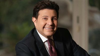 نجل شعبان عبد الرحيم لـ هاني شاكر: ورحمة أبويا لتفك حظر مغنيين المهرجانات عشان ما يلجأوش للبرشام