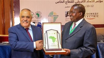 منتدى مؤتمر الاتحاد الإفريقي للقطاع الخاص يكرم رئيس الهيئة العربية للتصنيع | صور 