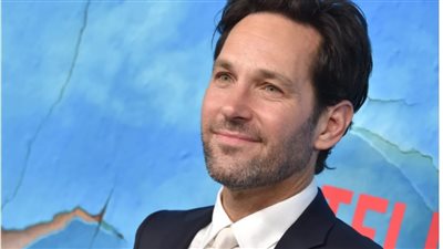 ممثل أمريكي شهير يحصل على لقب أكثر الرجال جاذبية في العالم 2021| صور