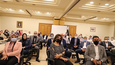 رئيس تجارية الإسكندرية يبحث تطوير هيكل الغرفة ورفع كفاءة خدماتها