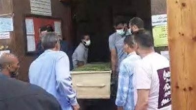 تشييع جثمان الفنانة التشكيلية جاذبية سري بعد وفاتها عن عمر ناهز 96 عامًا