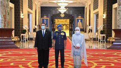 سفير مصر في كوالالمبور يقدم أوراق اعتماده إلى ملك ماليزيا