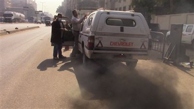 شرطة البيئة تضبط 54 سيارة بنزين وسولار غير مطابقة للمواصفات | صور