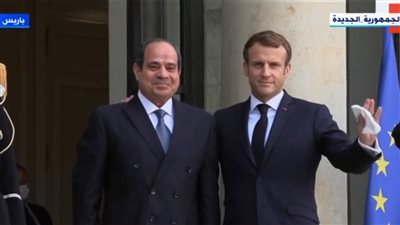 السيسي يعقد قمة ثنائية مع ماكرون على هامش مؤتمر باريس الدولي حول ليبيا