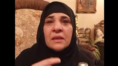 في أولى جلسات المحاكمة.. والدة المهندس أحمد عاطف: ابني ما شافش ابنه│ فيديو 