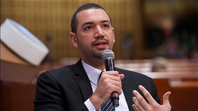 معز مسعود يعلن وفاة شقيقته: أصعب لحظات حياتي