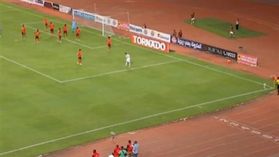 منتخب أنجولا يتقدم على الفراعنة 2-1 في الشوط الأول 