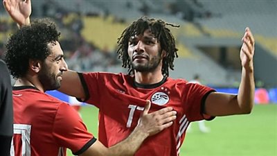 قبل مباراة مصر والسنغال.. محمد صلاح لـ والد النني: هنفوز ونتأهل لكأس العالم