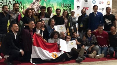 فريق جامعة عين شمس يحصد أفضل جائزة إخراج في مهرجان شرم الشيخ الدولي للمسرح الشبابي