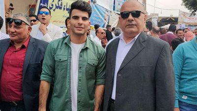 أحمد زيزو يصوت في انتخابات نادي المنيا الرياضي │ صور