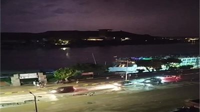 محافظ أسوان يوجه باستئناف الملاحة وفتح الطرق.. وتوفير أمصال لدغات العقارب والثعابين 