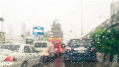 أمطار غزيرة تصل إلى حد السيول.. وانسياب مروري بشوارع القاهرة والجيزة