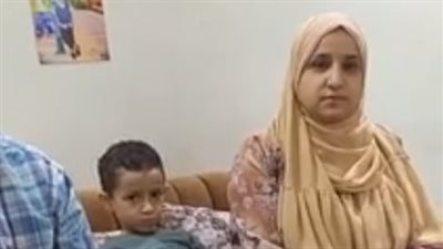بتر إصبع طفل بسبب إهمال مدرسته ببني سويف.. ووالدته: مش هسكت عن حق ابني
