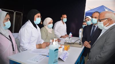 في اليوم العالمي لمرضى السكري.. محافظ بورسعيد يتفقد جهود حملة سكرك موترك | صور 