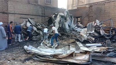 رفع آثار حريق معرض طهطا بسوهاج | صور