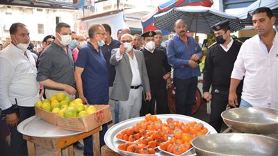 محافظ بورسعيد يتفقد سوق العصر الجديد بحي العرب | صور