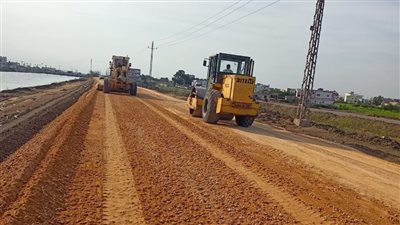 محافظ بورسعيد: خطة موسعة لتطوير الطرق بين محور 30 يونيو وقرى الجنوب │ صور