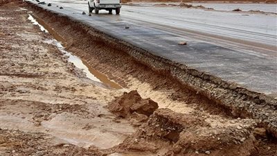 فتح طريق سفاجا قنا.. واستمرار غلق صحراوي إدفو مرسى علم لسوء الأحوال الجوية