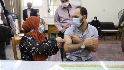 الزراعة تمنع دخول موظفيها غير الحاصلين على لقاح كورونا.. وتكشف الحل مع الاستثناءات | خاص