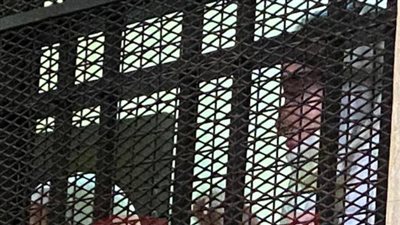 بكاء حنين حسام فتاة التيك توك داخل قفص الاتهام خلال محاكمتها بنشر الفسق والفجور