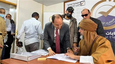 محامي نجل القذافي يكشف موقفه القانوني بعد ترشحه لرئاسة ليبيا: اتهامات الجنائية الدولية لا تعيقه