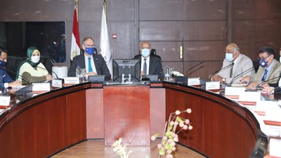 كامل الوزير: تشكيل لجنة لبحث مشروع الأتوبيسات الترددية أعلى الدائري