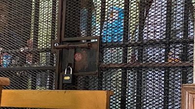 حنين حسام فتاة تيك توك المتهمة بنشر الفسق تظهر داخل قفص الاتهام | صور