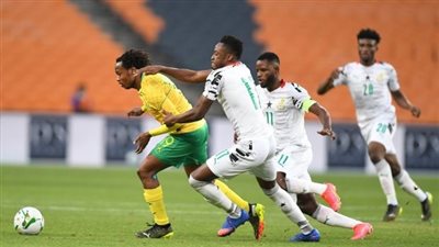 انضمام بيرسي تاو واستبعاد مهاجم بيراميدز من قائمة جنوب إفريقيا لمواجهتي ليبيريا