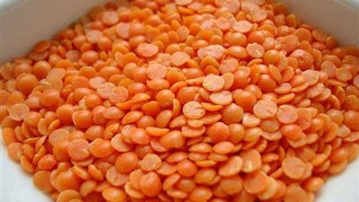 ضبط طن ونصف فول وعدس منتهي الصلاحية بسوهاج 