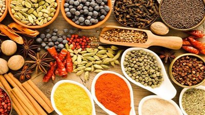 3 أعشاب تقلل من آلام الدورة الشهرية بدون مسكنات 