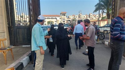 محافظة بورسعيد تبدأ إجراءات منع دخول الموظفين دون كارت التطعيم | صور 
