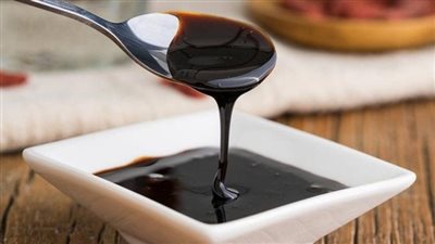 مراحل تحويل القصب إلى عسل أسود من داخل عصارة في محافظة المنيا 